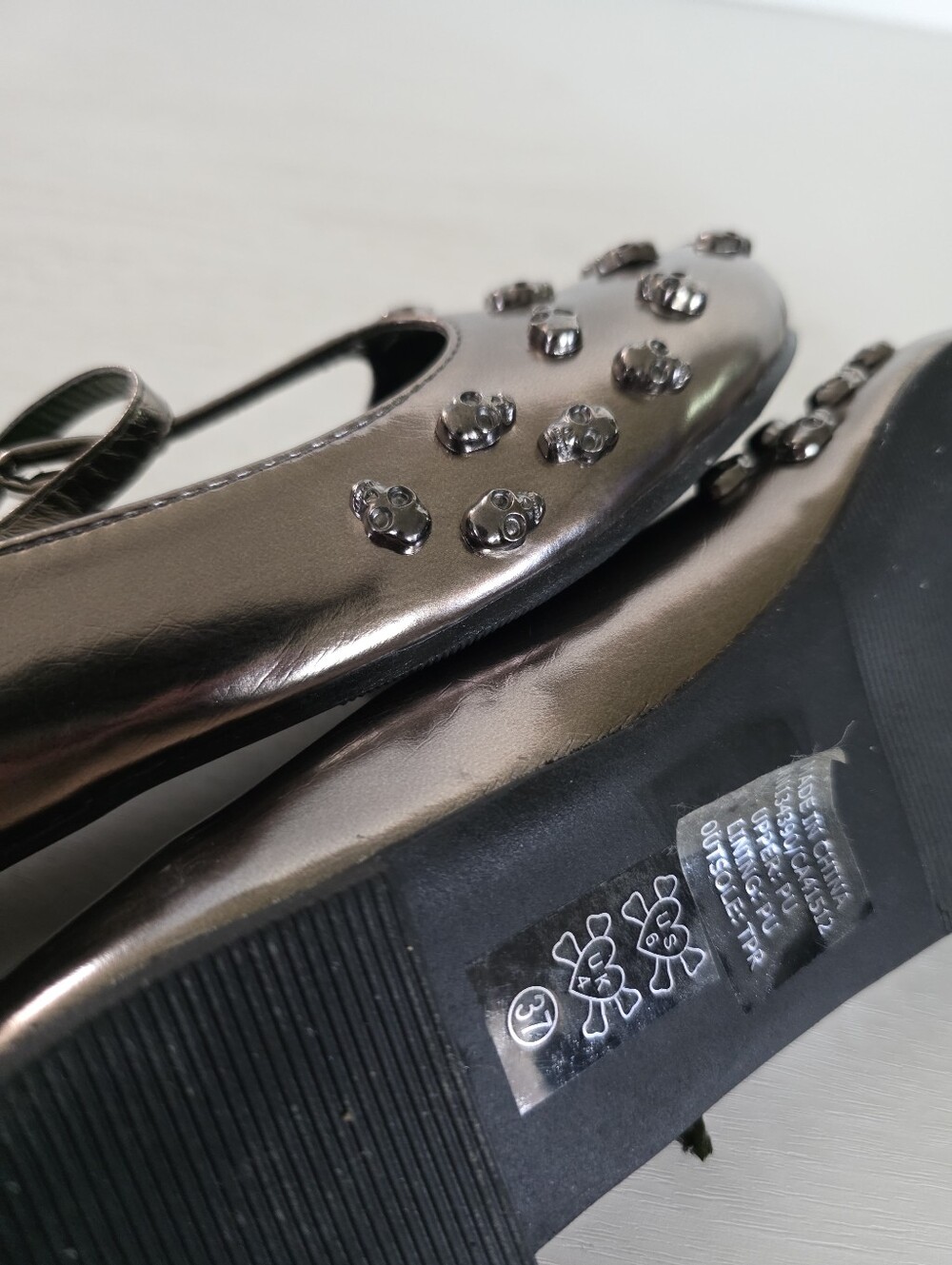 Abbey Dawn Avril Lavigne Tough Crowd T Bar Flat Skull Goth Shoes Pewter Size 6 - Picture 14 of 14
